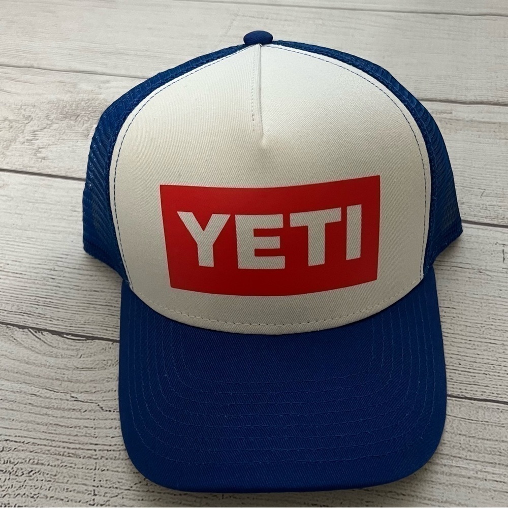 YETI AMERICAN LOGO BADGE
MID PRO TRUCKER HAT NWT - ONE SIZE